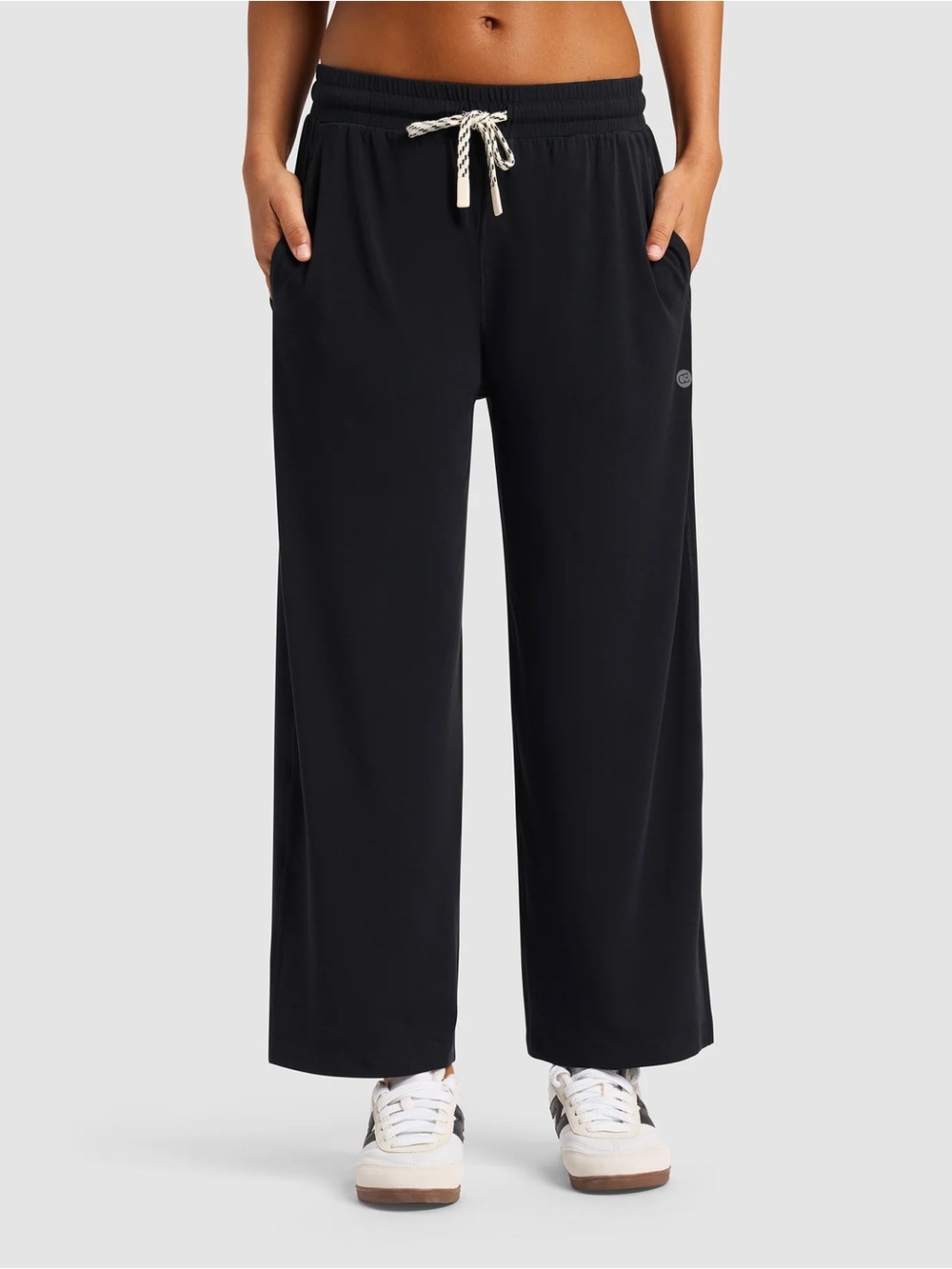 NWT cozy earth Women's Studio Cropped Wide Leg Pant XL Black